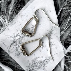 5 For $25💫Silver Alternative Dangles